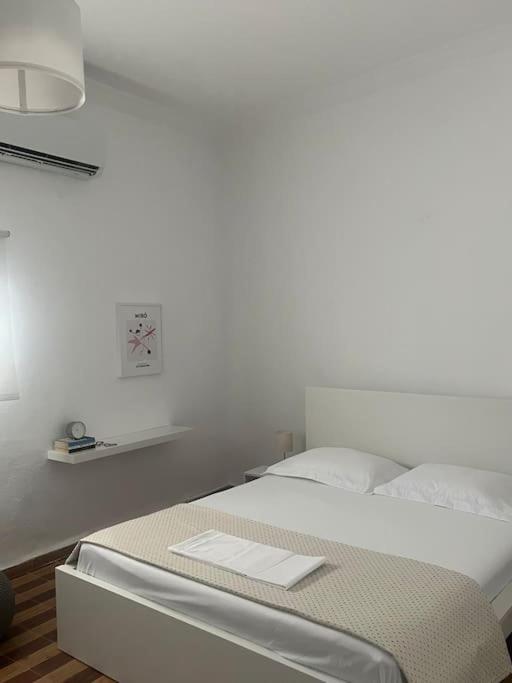 Cozy, Spacious, Newly Renovated Flat In Adamas Exterior foto