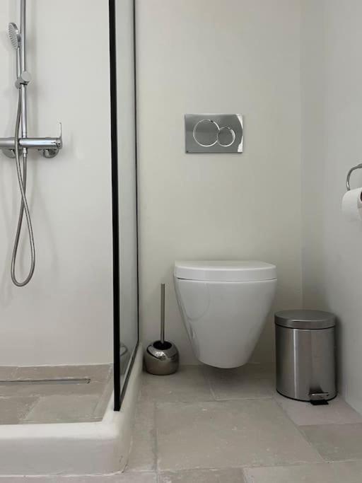 Cozy, Spacious, Newly Renovated Flat In Adamas Exterior foto