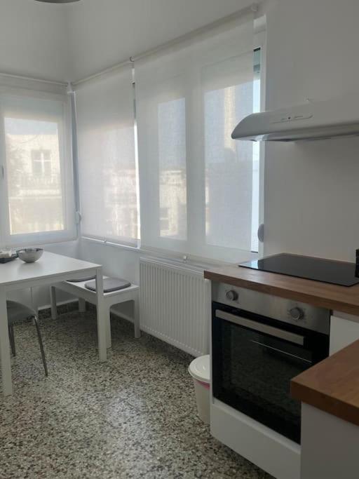 Cozy, Spacious, Newly Renovated Flat In Adamas Exterior foto